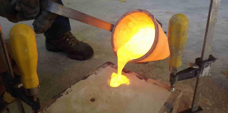 The difference between forging and casting